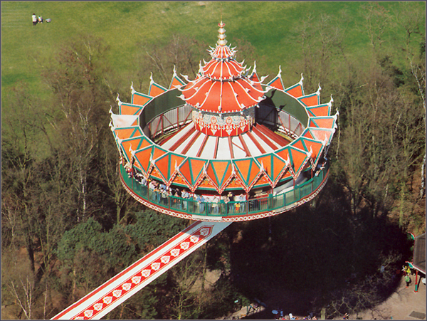 De Pagode, gezien van bovenaf. Foto uit het boek "De bovenkant van Nederland - Holland from the top", van Han van der Horst en Karel Tomeï (Uitgeverij Scriptum)