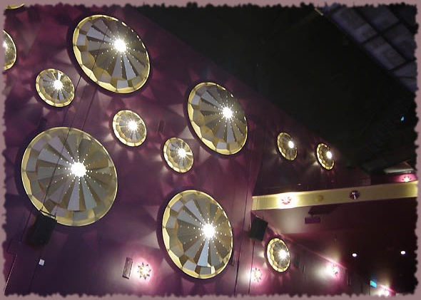 Het Efteling-theater -|- Foto: Bram Elstak © Het WWCW 2003
