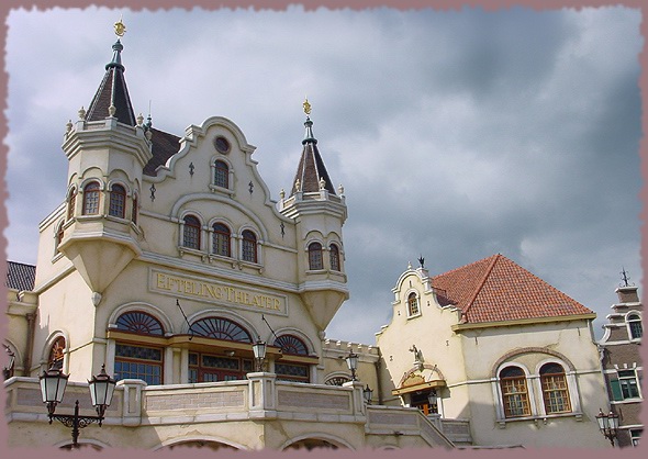Het Efteling-theater -|- Foto: Friso Geerlings © Het WWCW 2003