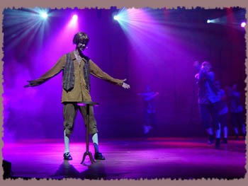De Wonderlijke Efteling-show -|- Foto: Bram Elstak  Het WWCW 2003