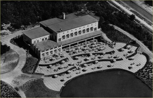 Historische foto van het Café-restaurant -|- Foto: het Sprookje van de Efteling 1962