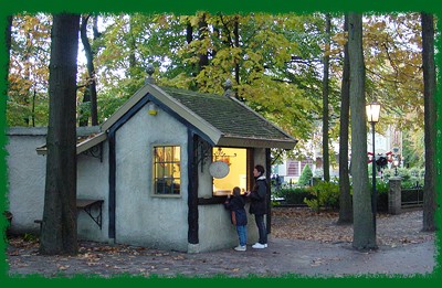 't Suyker Huys bij schemering -|- Foto: Friso Geerlings,  2002 Het Wonderlijke WC Web